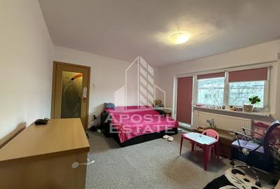 Apartament cu 3 camere,semidecomandat,centrala proprie ,zona Girocului - 6