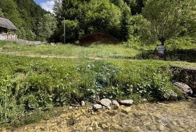 Teren de vanzare la munte cu rau in fata si priveliste superba - 4