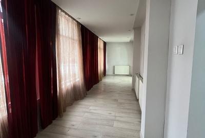 Apartament cu 3 camere în Central - 10
