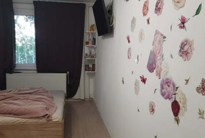 Apartament cu 4 camere semidecomandat în Apărătorii Patriei