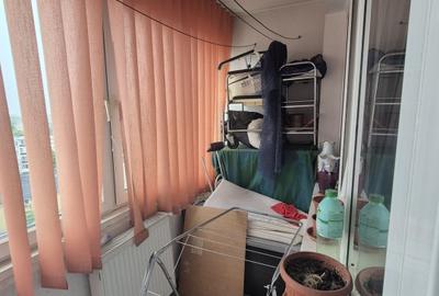 Spitalul Judetean - Apartament decomandat cu 2 camere, etaj intermediar - 4