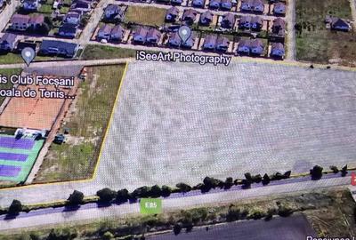 Teren de 33000 mp, în Central - 10