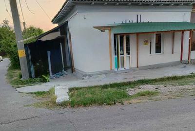 Casă cu 4 camere cu Teren 900 Mp în Singureni - 1