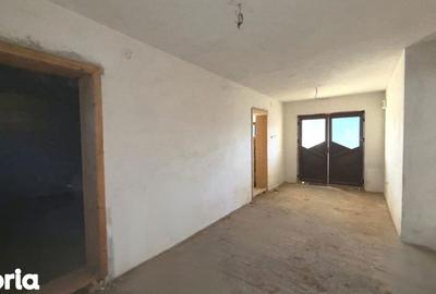 Casă cu 5 camere cu Teren 1186 Mp în Pietroșani - 16