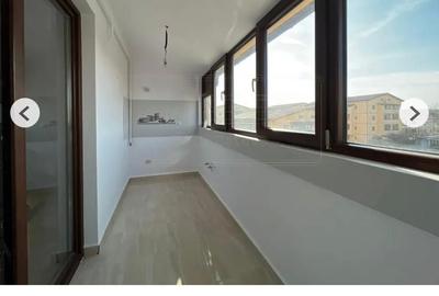 Apartament cu 3 camere nedecomandat în Cug - 3