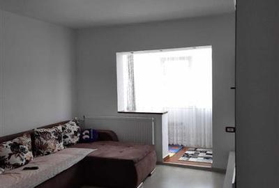 Apartament cu 3 camere semidecomandat, mobilat în Complex Studențesc - 7
