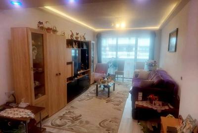 Apartament cu 2 camere, decomandat - zona Tractorul - 3