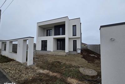 Casă cu 4 camere în Sânmartin - 12