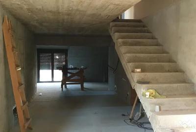 Casă cu 7 camere cu Teren 650 Mp în Lipănești - 7