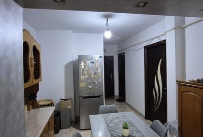 Apartament cu 2 camere decomandat în 9 Mai - 1