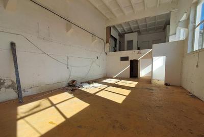 Spațiu comercial, de 240 mp, în Central