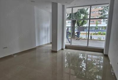 Spațiu comercial, de 60 mp, în Micro IV - 2