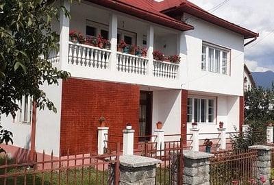 Casă cu etaj în Josenii Bîrgăului, jud. Bistrița-Năsăud. - 1