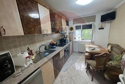 Apartament 3 camere zona Doi Stejari - 1