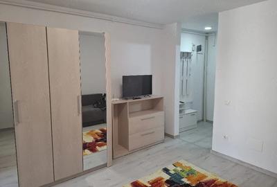 Garsonieră decomandată în Central