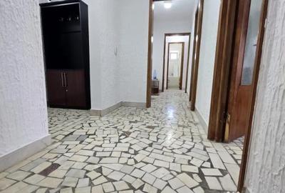 Apartament cu 4 camere decomandat în Piața Nouă - 4