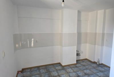 Apartament cu 3 camere decomandat în Decebal