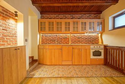 Casă individuală cu 3 camere cu Canalizare în Central - 11