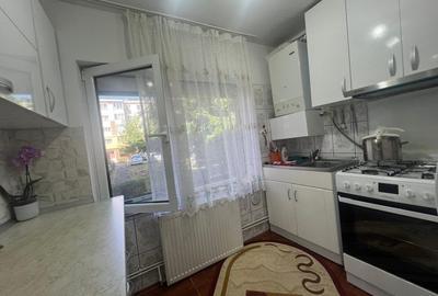 Apartament cu 3 camere decomandat, mobilat în Hotvon - 15