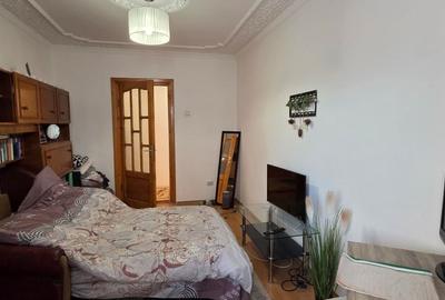 Apartament cu 3 camere decomandat în Tache - 3