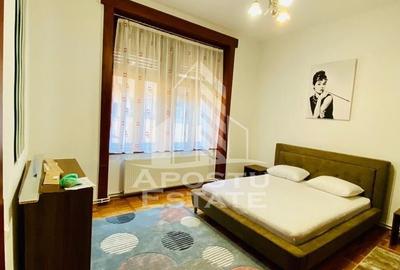 Apartament cu 3 camere circular, mobilat în Central