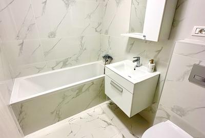 Apartament cu 3 camere semidecomandat în Berceni