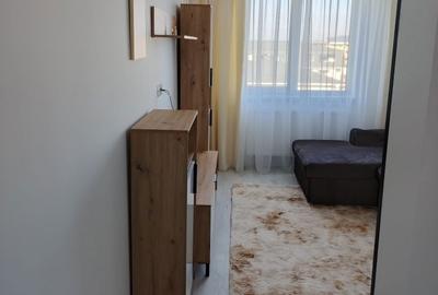 Garsonieră decomandată în Roșu