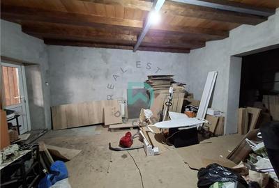 Casă cu 6 camere cu Teren 2400 Mp în Bartolomeu - 3