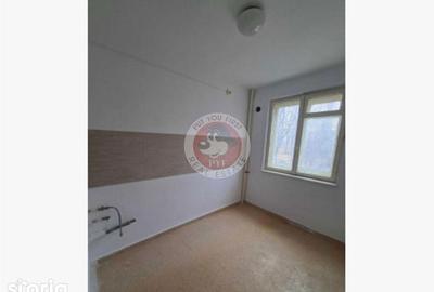 Apartament cu 3 camere decomandat în Drumul Taberei - 5