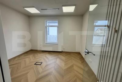 Spațiu comercial, de 20 mp, în Central - 12