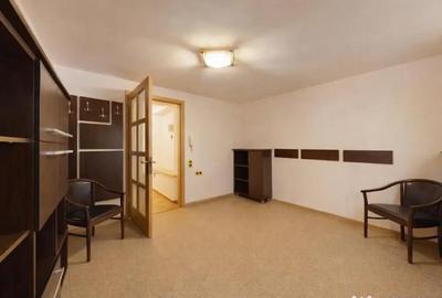 Spațiu comercial, de 293 mp, în Centrul Civic - 3