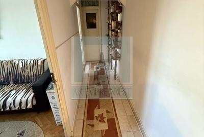 Apartament cu 3 camere decomandat în Florilor - 13