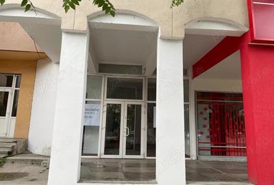 Spa?iu Comercial de Inchiriat Loca?ie Excelenta, Vizibilitate Maxima - 3