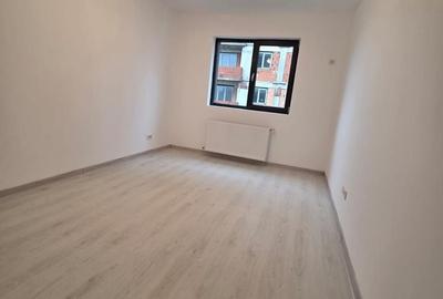 Garsoniera cartier Militari Residence - mutare imediata!! - 1