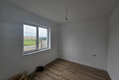 Duplex cu 4 camere cu Canalizare în Moșnița Nouă - 3