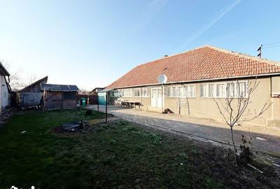 Casă cu 4 camere cu Teren 1669 Mp în Livada - 7