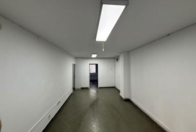 Spațiu comercial, de 70 mp, în Central - 4