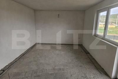 Casă cu 4 camere cu Teren 523 Mp în Brădești - 2