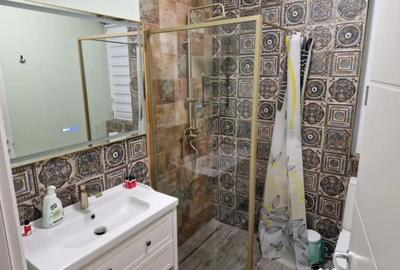 Apartament cu 3 camere decomandat, mobilat în Central