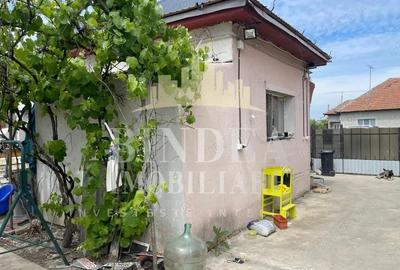 Casă cu 2 camere cu Teren 1120 Mp în Ghiroda - 1