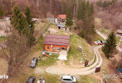 Casă cu 4 camere cu Teren 1711 Mp în Uric - 9