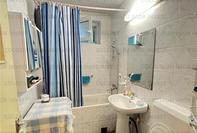 Apartament cu 3 camere semidecomandat în Centrul Civic