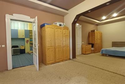 Casă individuală cu 6 camere cu Canalizare în Decebal - 5