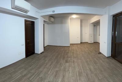 Spatiu pentru birouri, la nivel 1 din 4 , suprafata 100 mp, curat , liber - 8