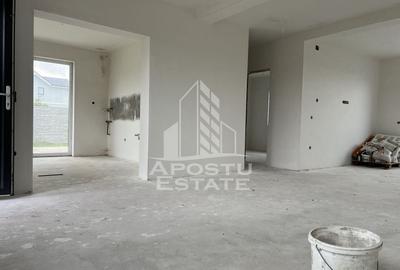 Triplex cu 5 camere, P+ E, In Sanandrei