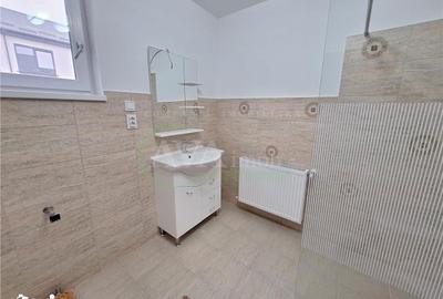 Casă cu 4 camere cu Teren 520 Mp în Mărgineni - 1