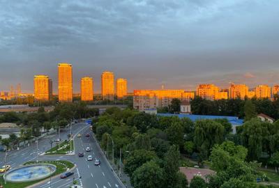 Apartament cu 3 camere semidecomandat în Tineretului