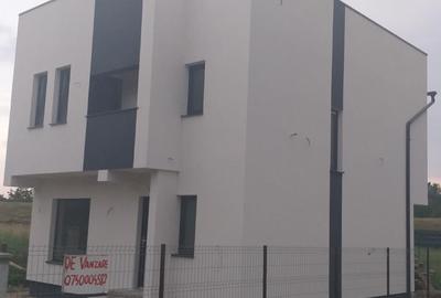 Casă cu Teren 500 Mp în Bercu Roșu - 4