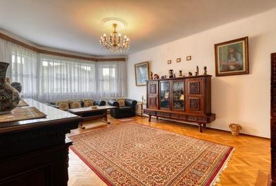 Oportunitate - Casă boierească  de poveste- 7000 mp teren - 54