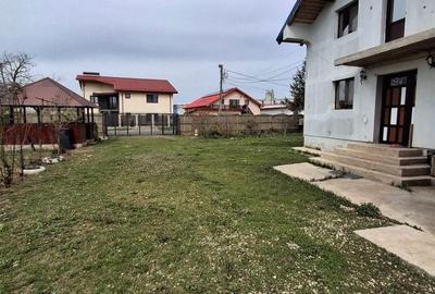 Casă cu 4 camere în Central - 2